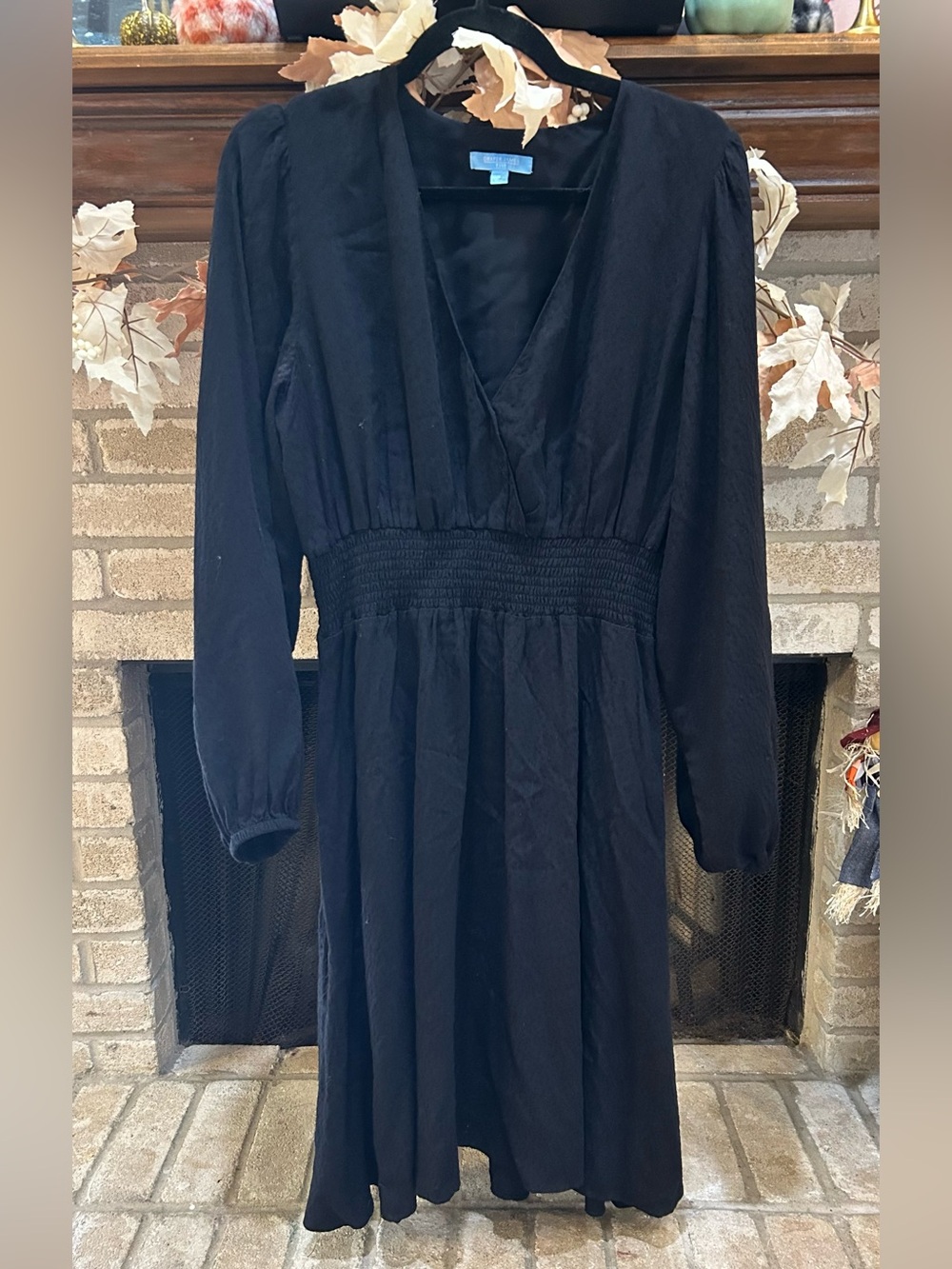 Draper James Black Long-Sleeve V-Neck Smocked-Waist Dress EUC